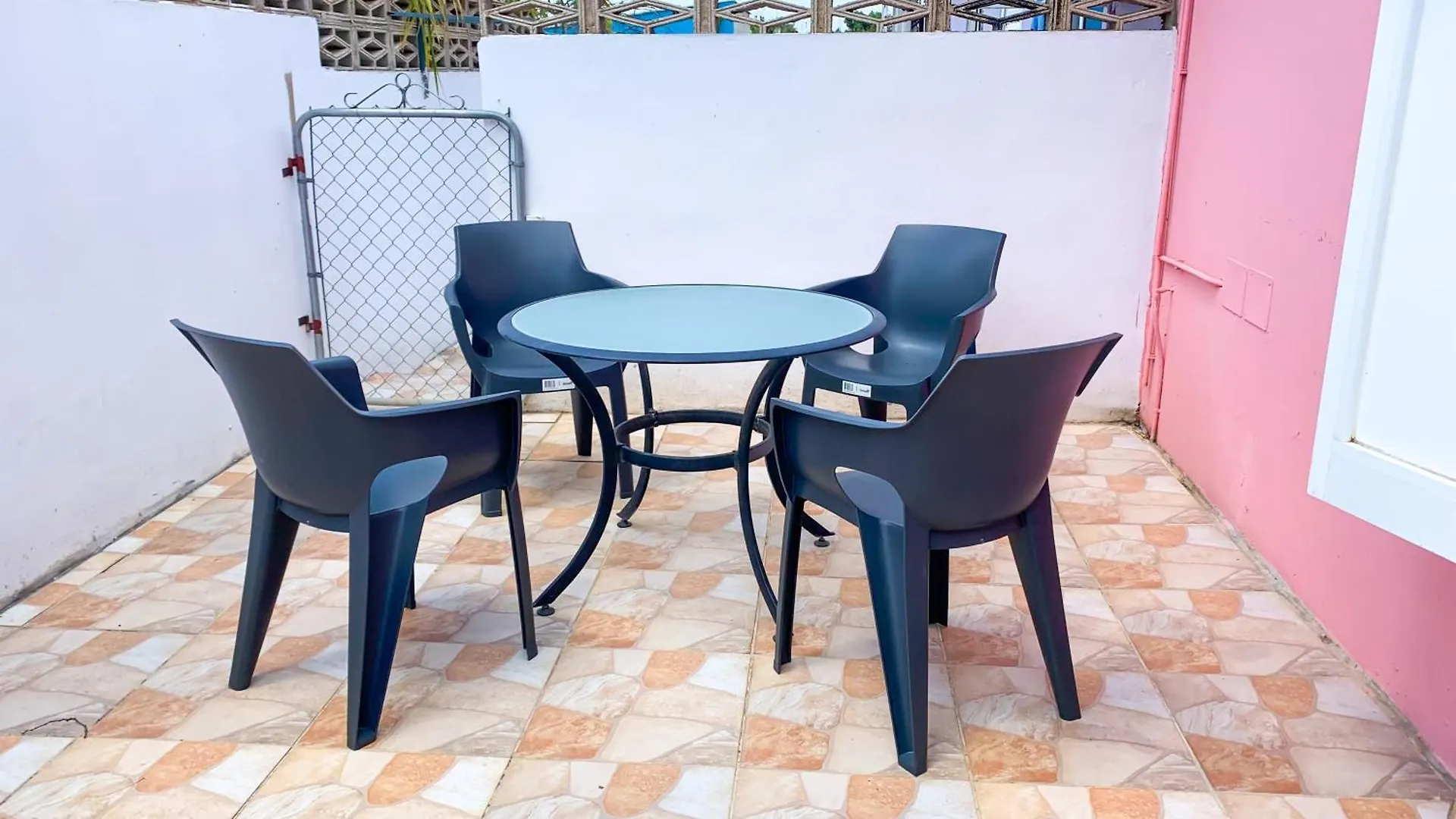 Easy - 2 Bedrooms Apartments #Pink Julianadorp Curaçao